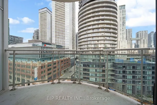Additional property image - 600 Queens Quay Unit SPH16