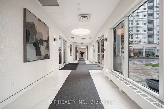Additional property image - 600 Queens Quay Unit SPH16