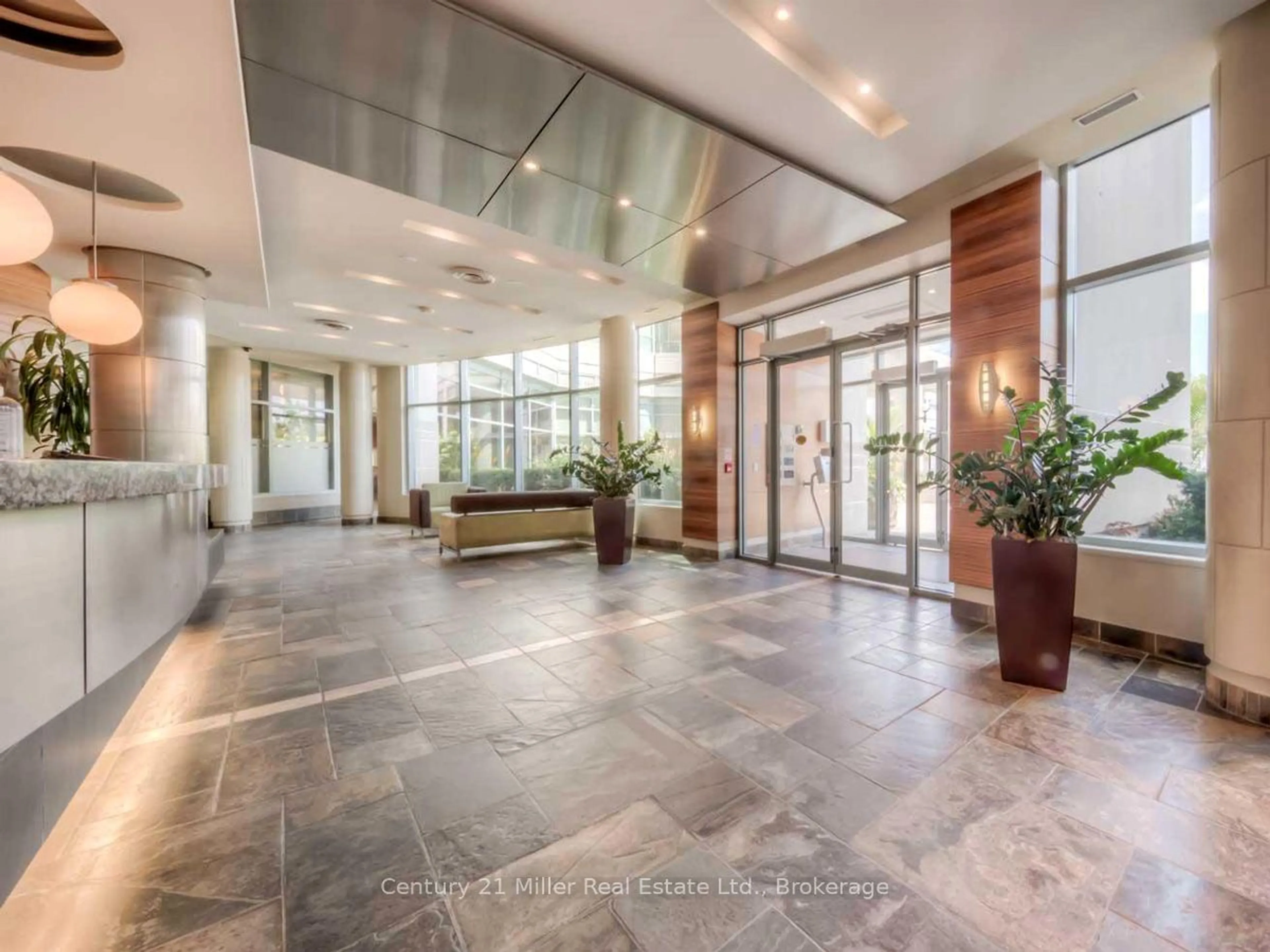 Indoor foyer for 230 Queens Quay #628, Toronto Ontario M5J 2Y7