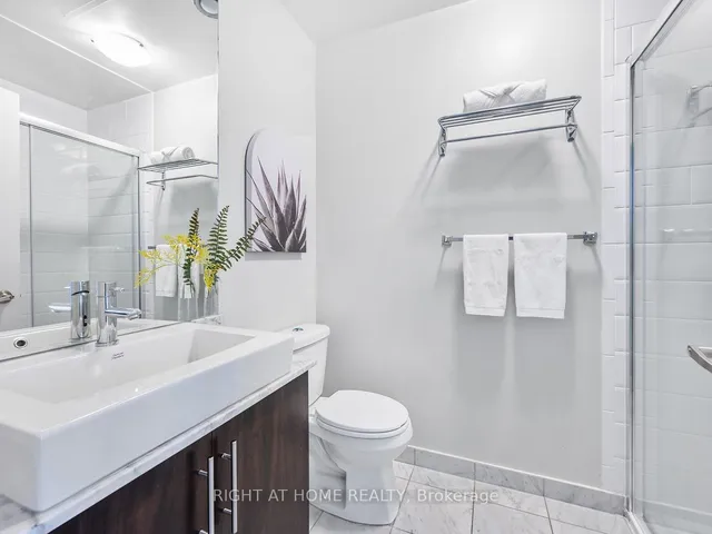 Additional image 11 of 65 Bremner Blvd Unit 1406
