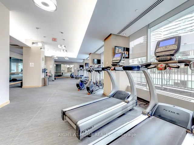 Additional image 6 of 65 Bremner Blvd Unit 1406