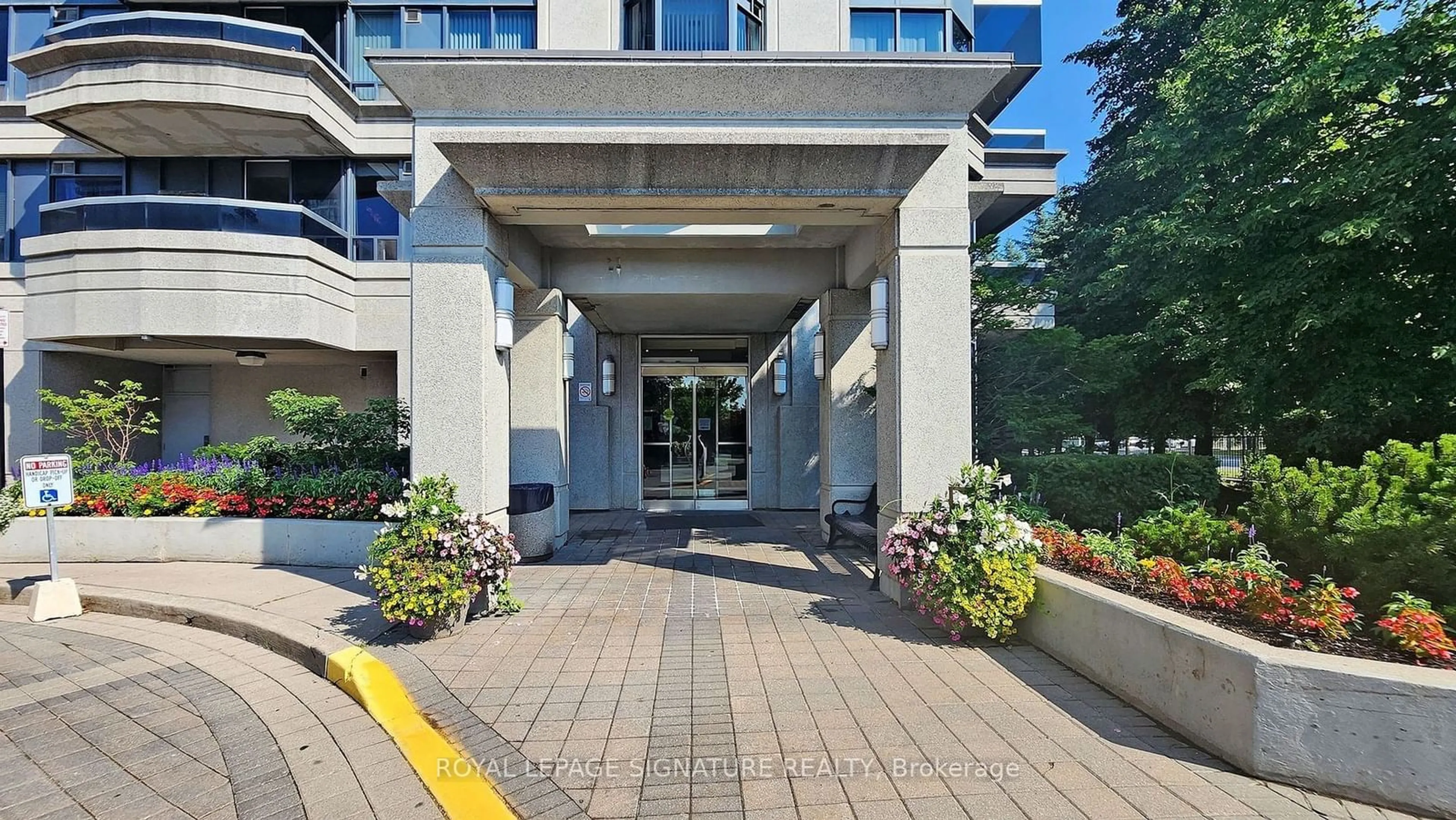 Indoor foyer for 35 Finch Ave #2503, Toronto Ontario M2N 6Z8