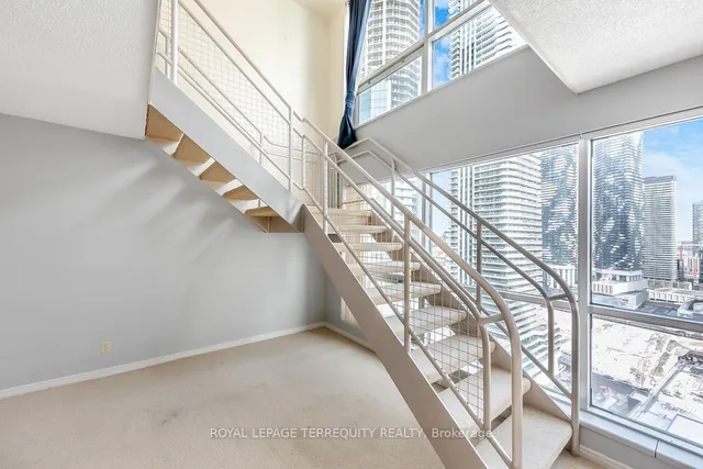 Additional property image - 10 Yonge St Unit 2609