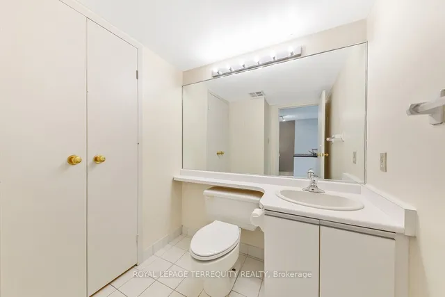Additional property image - 10 Yonge St Unit 2609