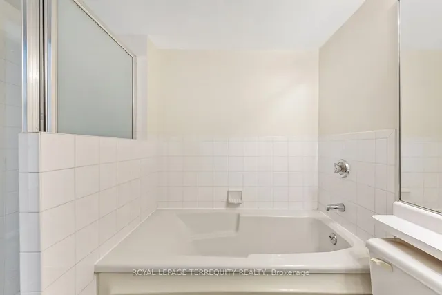 Additional property image - 10 Yonge St Unit 2609