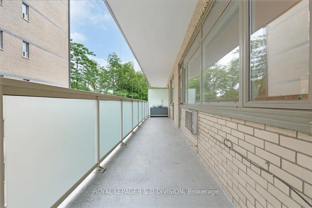 Additional property image - 581 Avenue Rd Unit 404