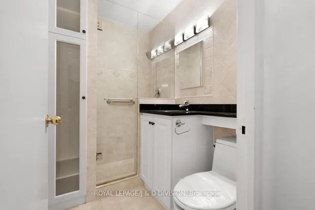 Additional property image - 581 Avenue Rd Unit 404