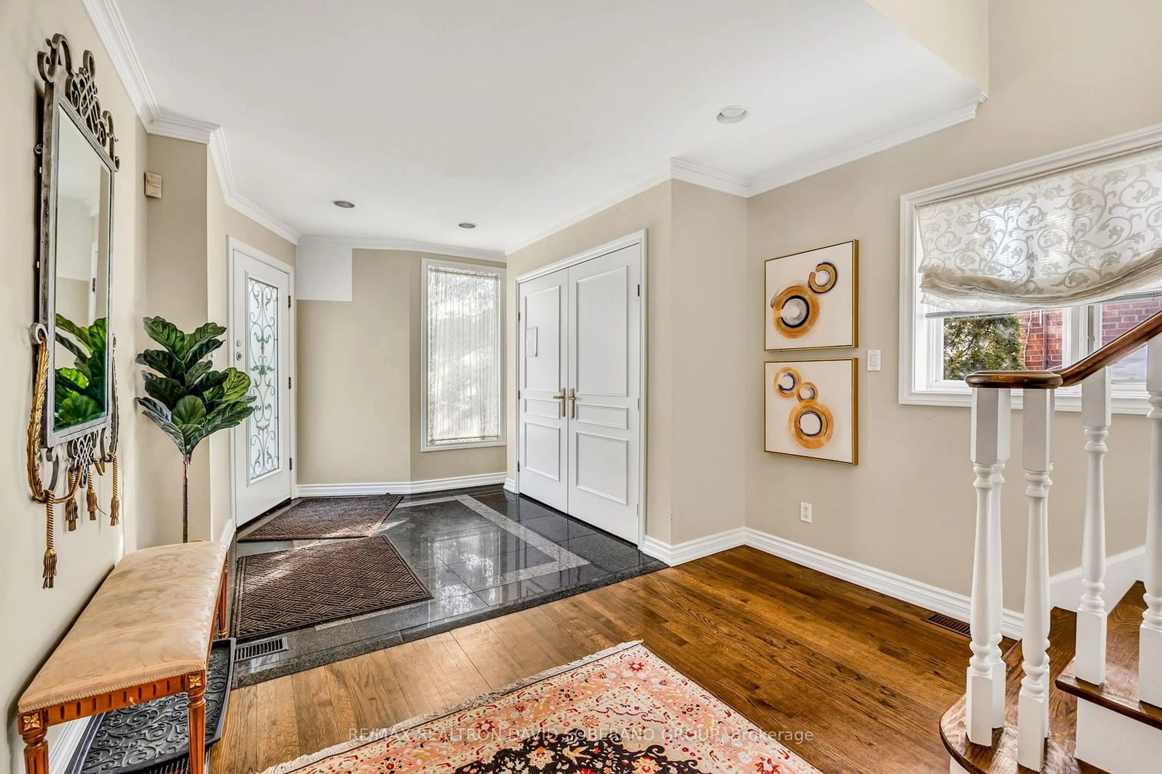 Indoor entryway for 14 Northmount Ave, Toronto Ontario M3H 1N4