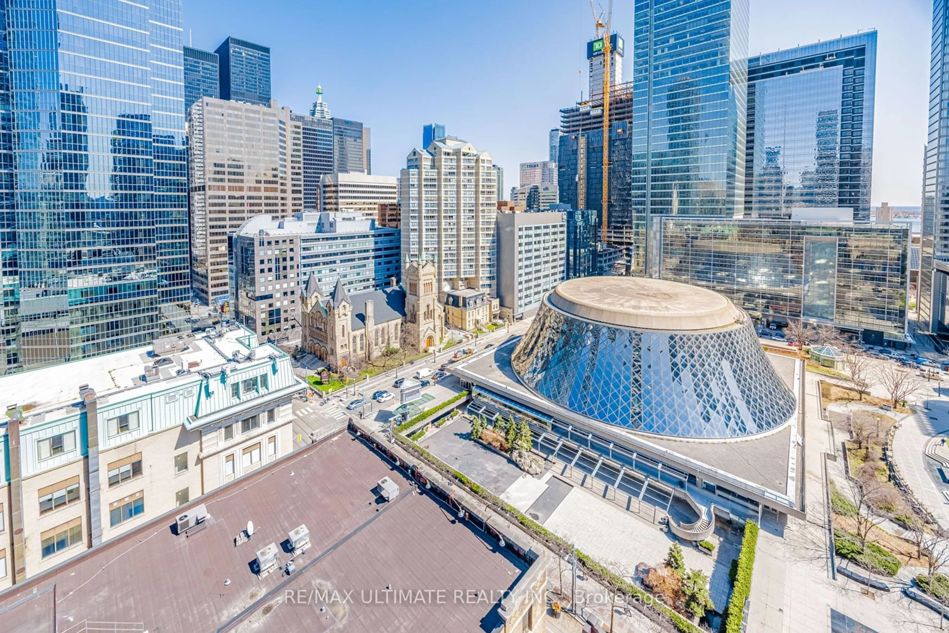 A pic from outside/outdoor area/front of a property/back of a property/a pic from drone, city buildings view from balcony for 224 King St #1504, Toronto Ontario M5H 0A6