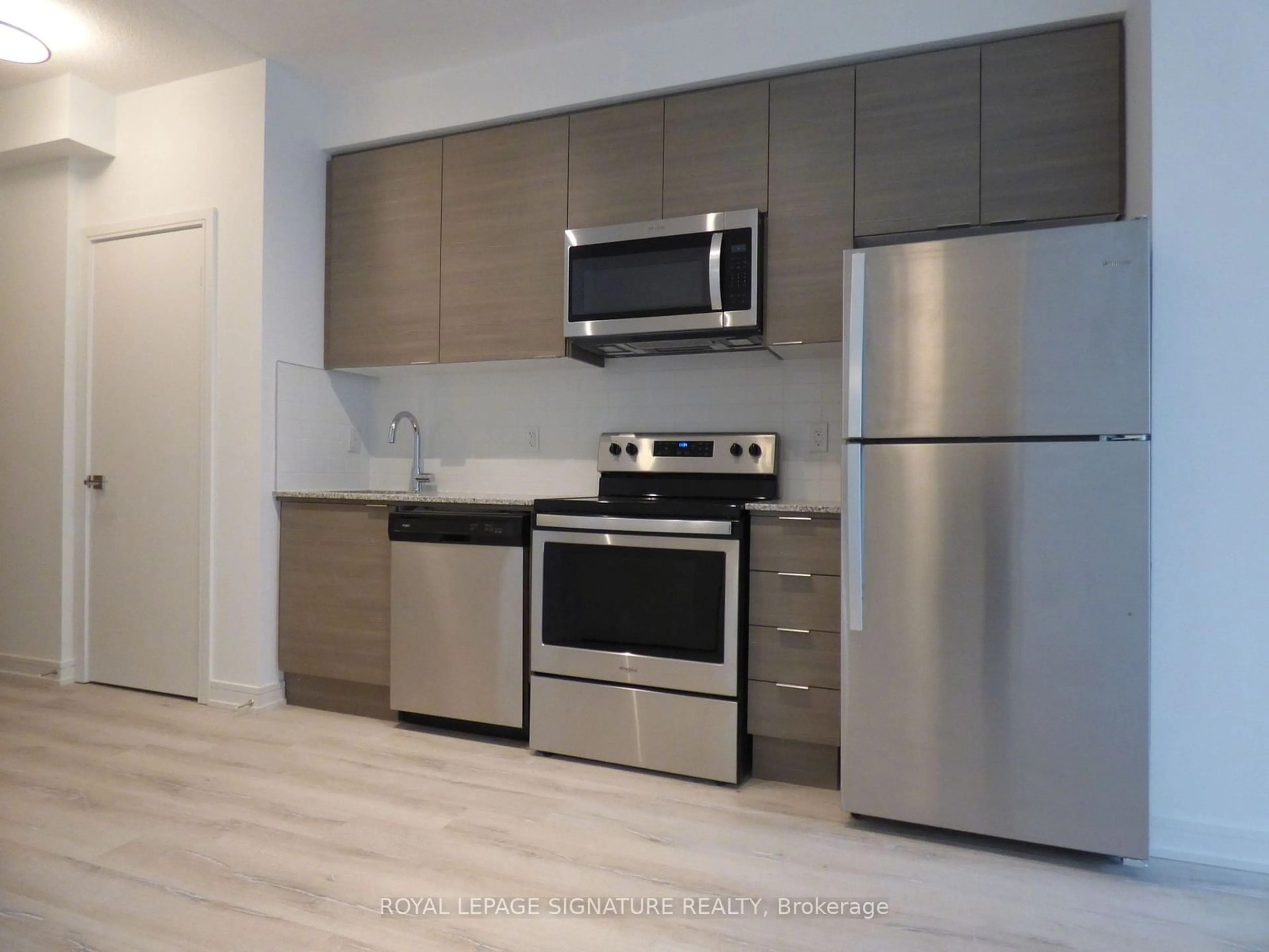 Standard kitchen, unknown for 621 Sheppard Ave #527, Toronto Ontario M2K 0G4