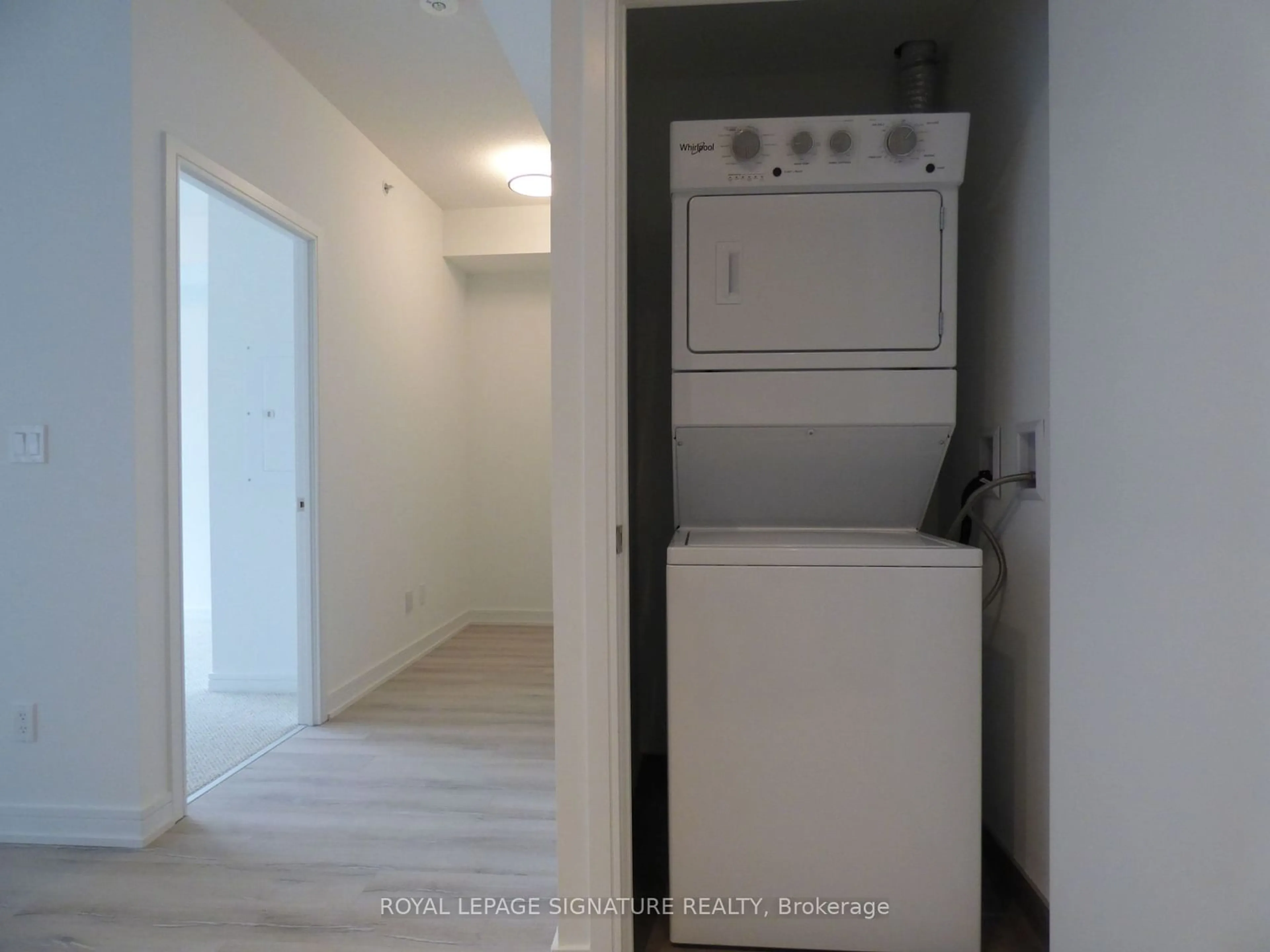 Laundry room for 621 Sheppard Ave #527, Toronto Ontario M2K 0G4