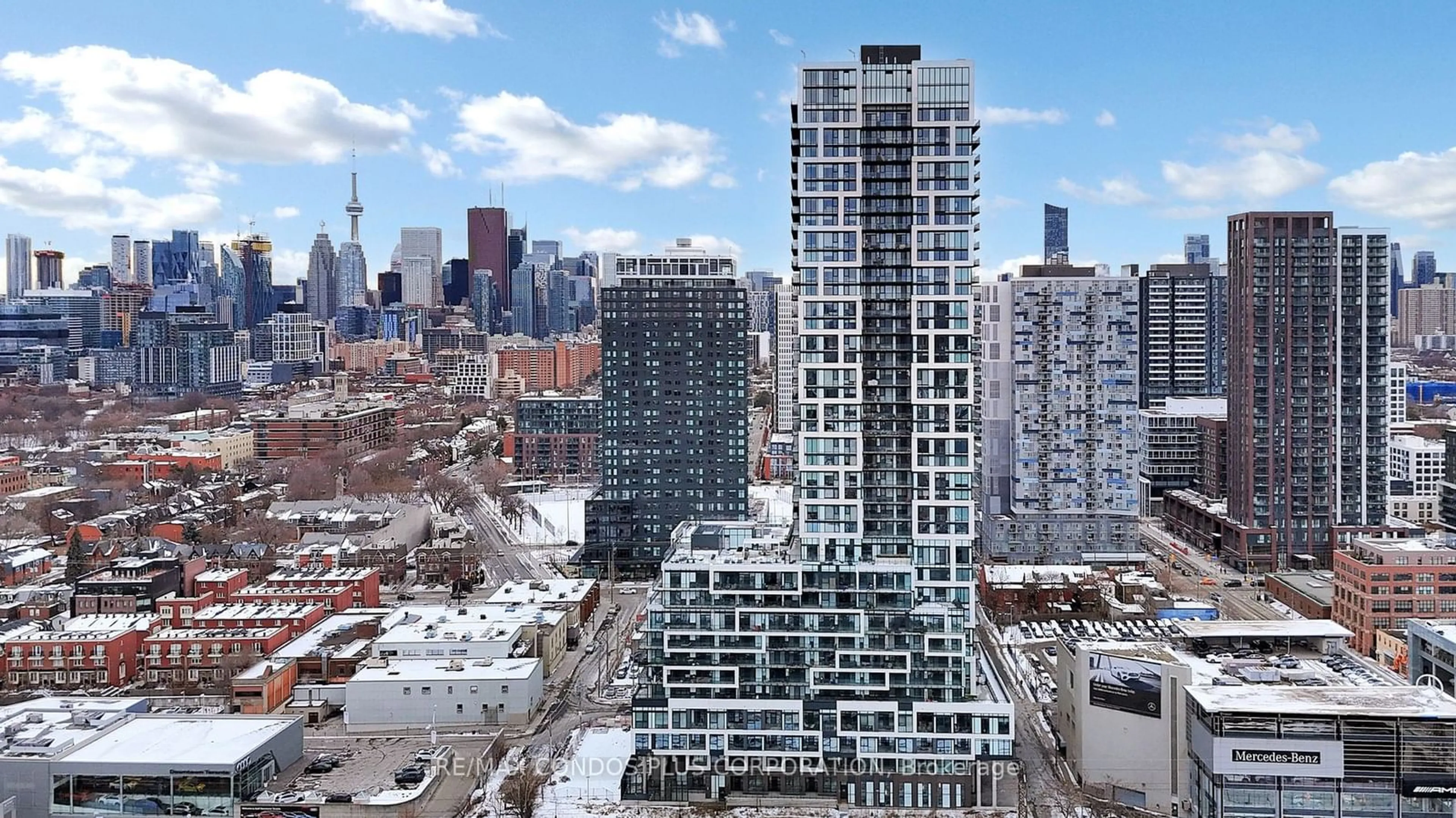 A pic from outside/outdoor area/front of a property/back of a property/a pic from drone, city buildings view from balcony for 5 Defries St #420, Toronto Ontario M5A 0W7