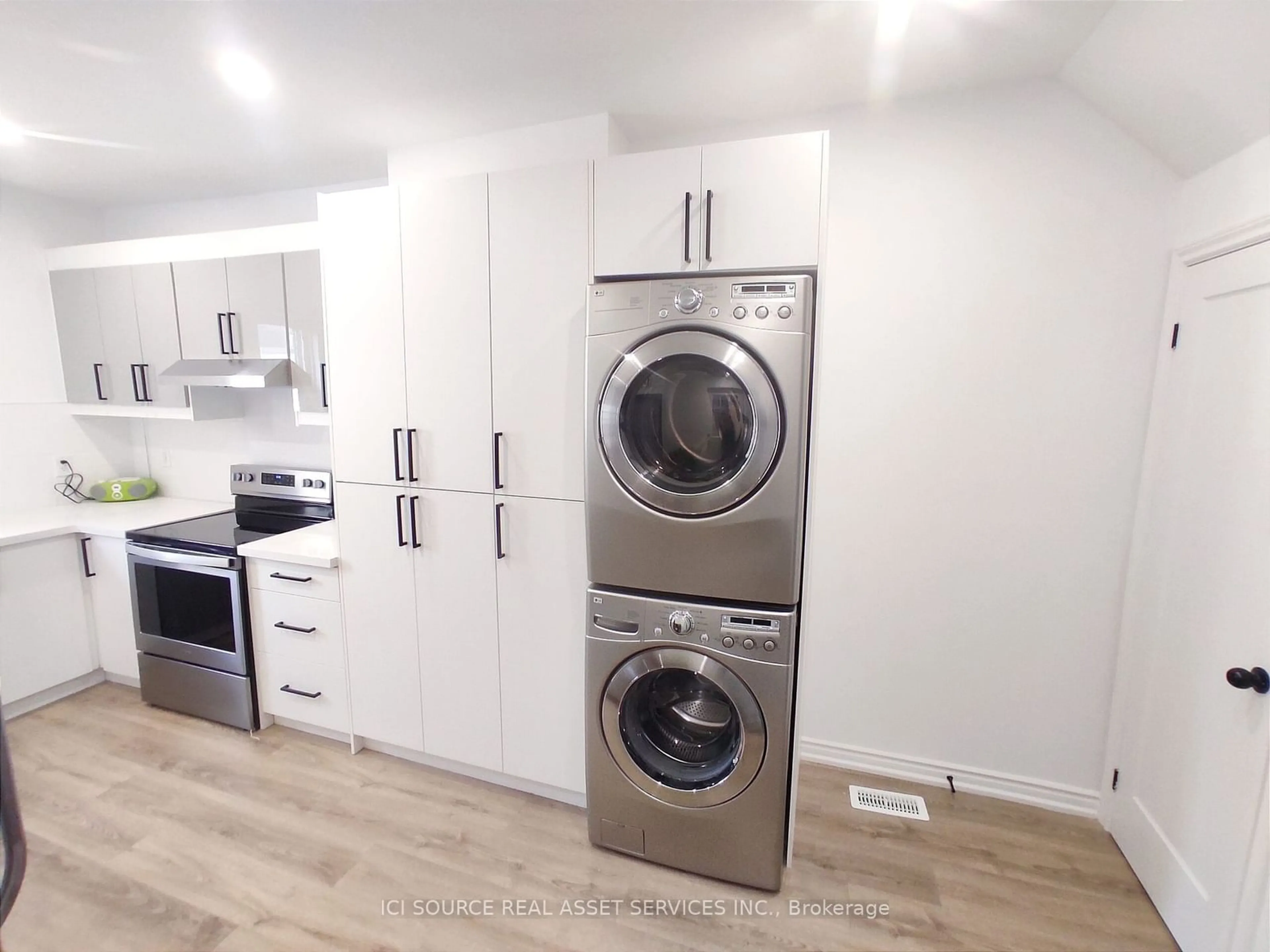 Laundry room for 613 Dufferin St, Toronto Ontario M6K 2B1