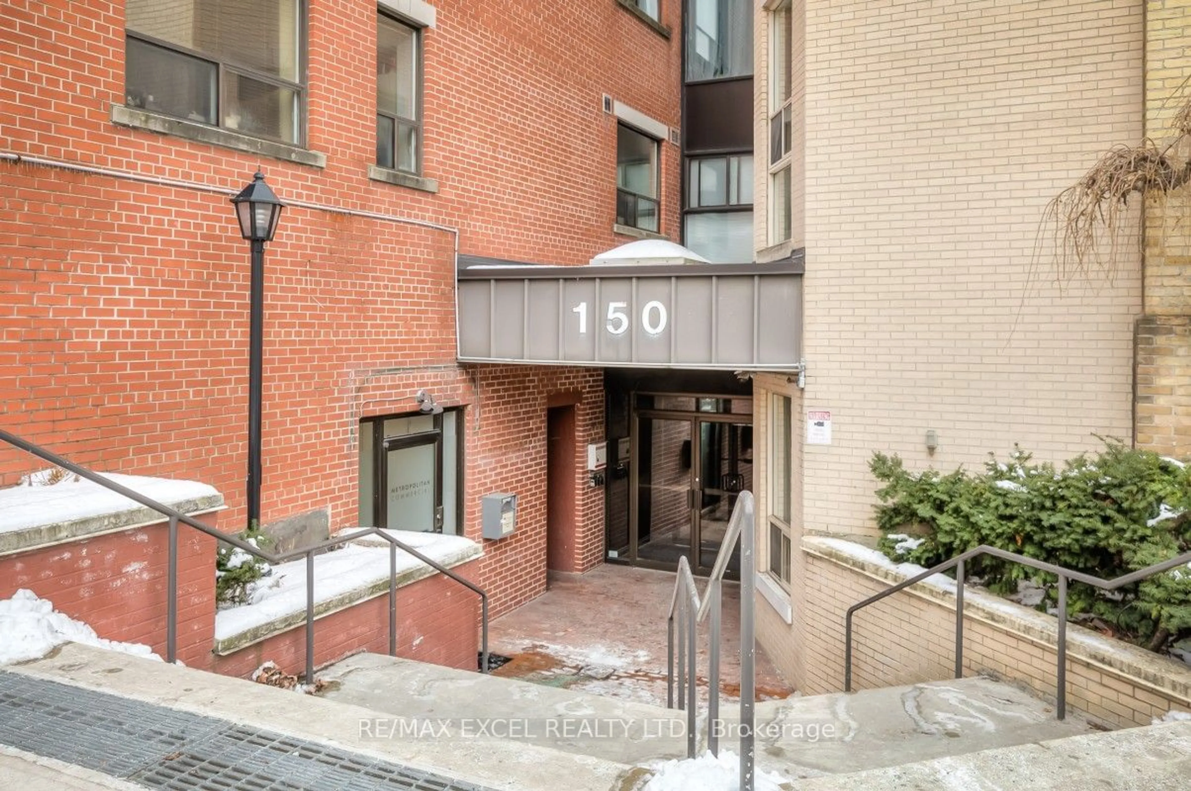 Indoor foyer for 150 Beverley St ##1F, Toronto Ontario M5T 1Y5