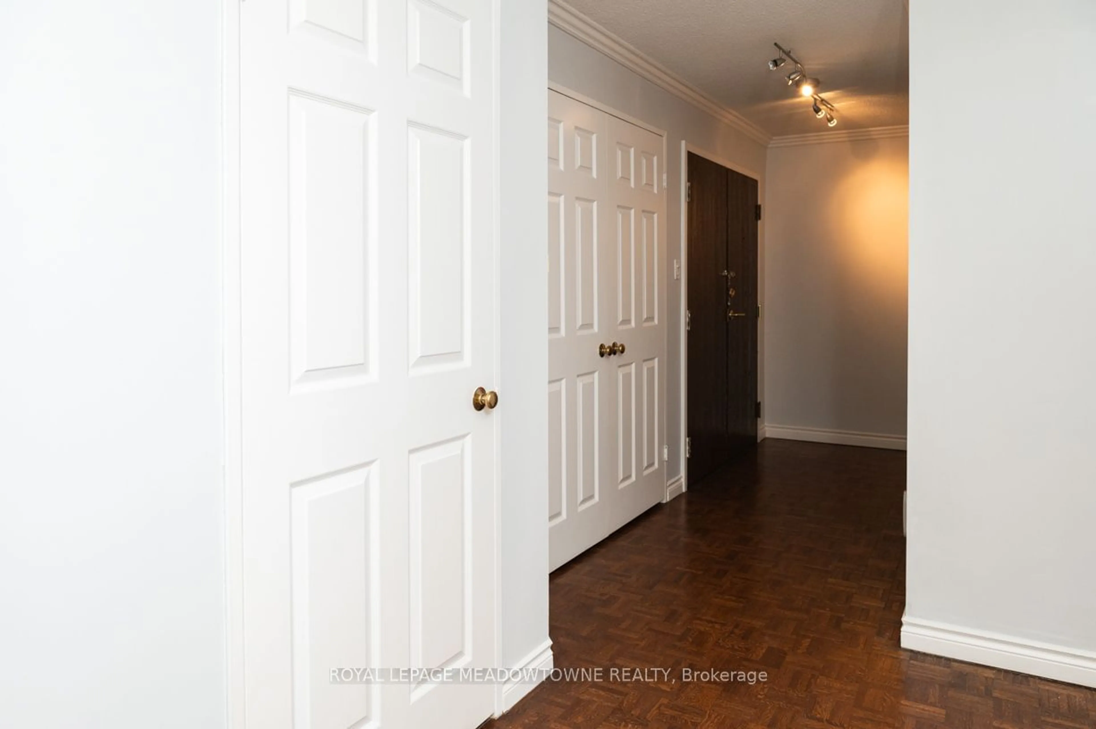 Indoor entryway for 280 Simcoe St #1109A, Toronto Ontario M5T 2Y5