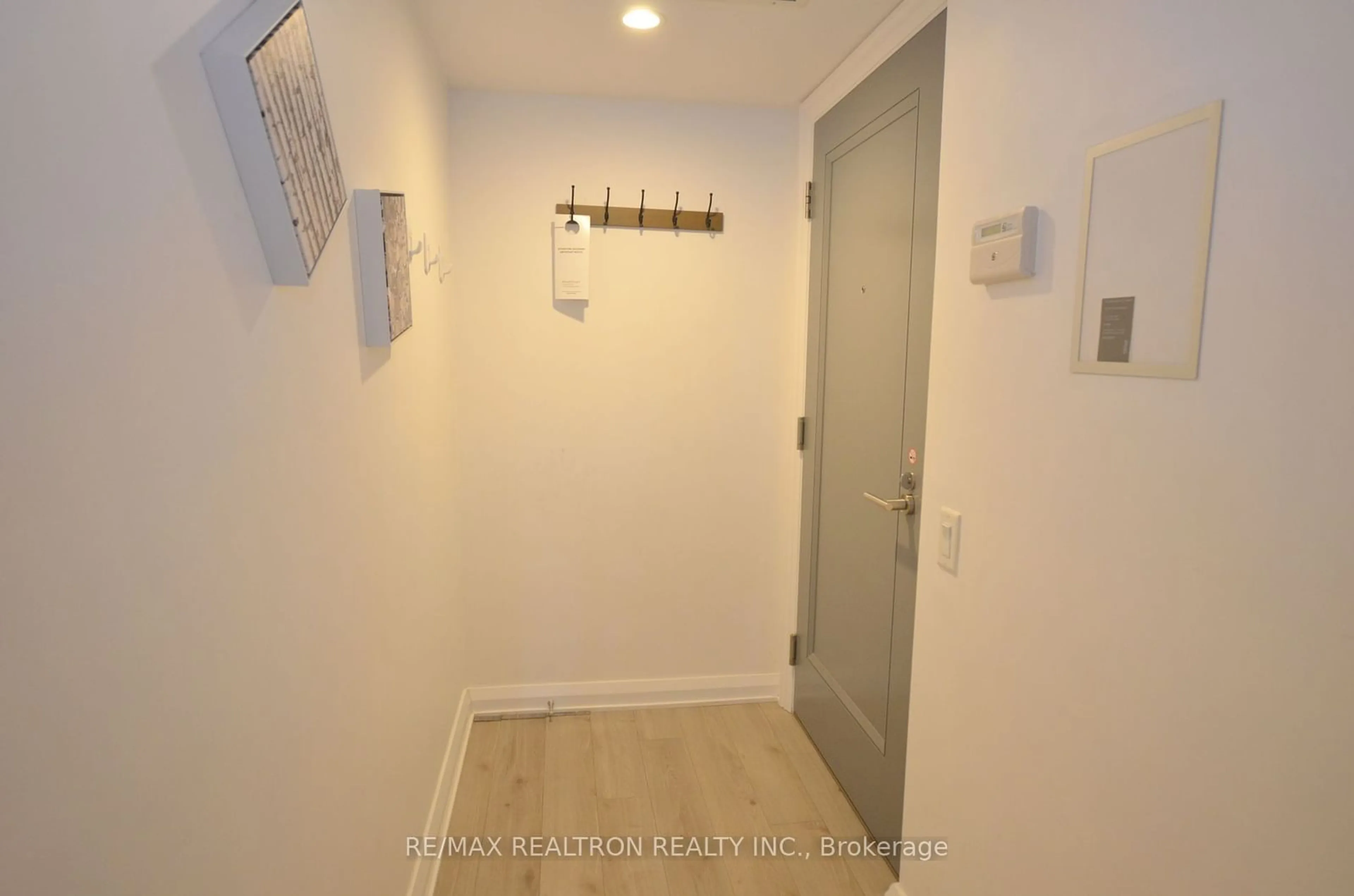 Indoor entryway for 155 Yorkville Ave #713, Toronto Ontario M5R 0B4