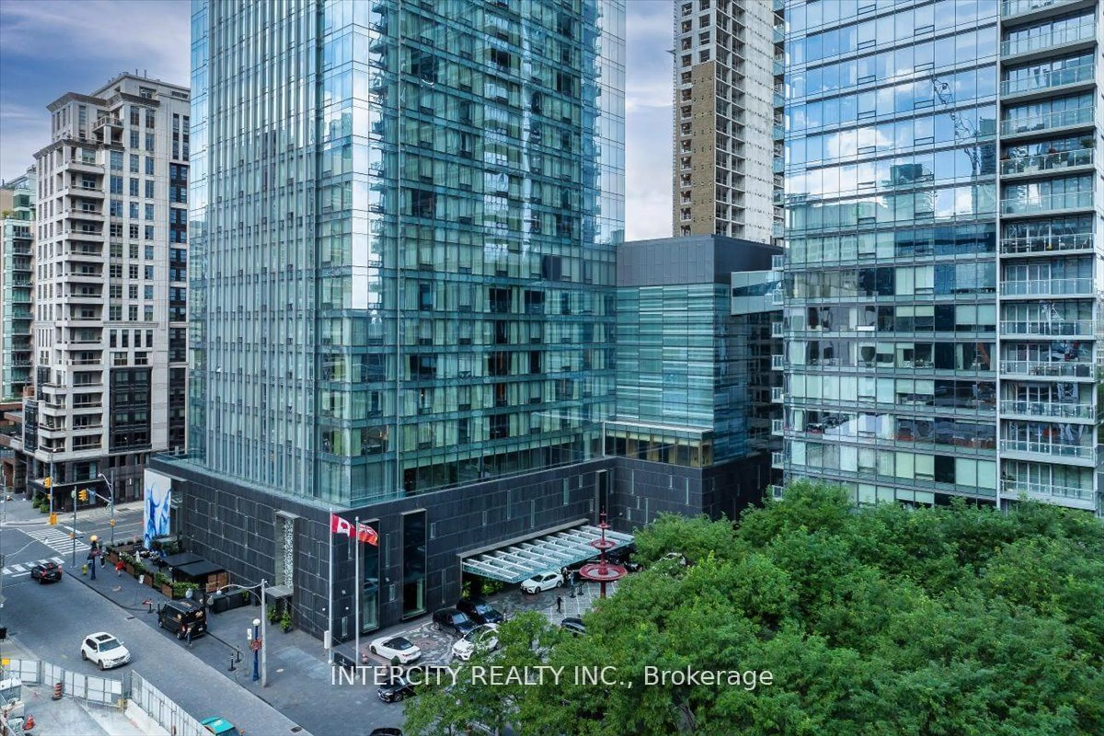 A pic from outside/outdoor area/front of a property/back of a property/a pic from drone, city buildings view from balcony for 50 Yorkville Ave #4001, Toronto Ontario M4W 0A3