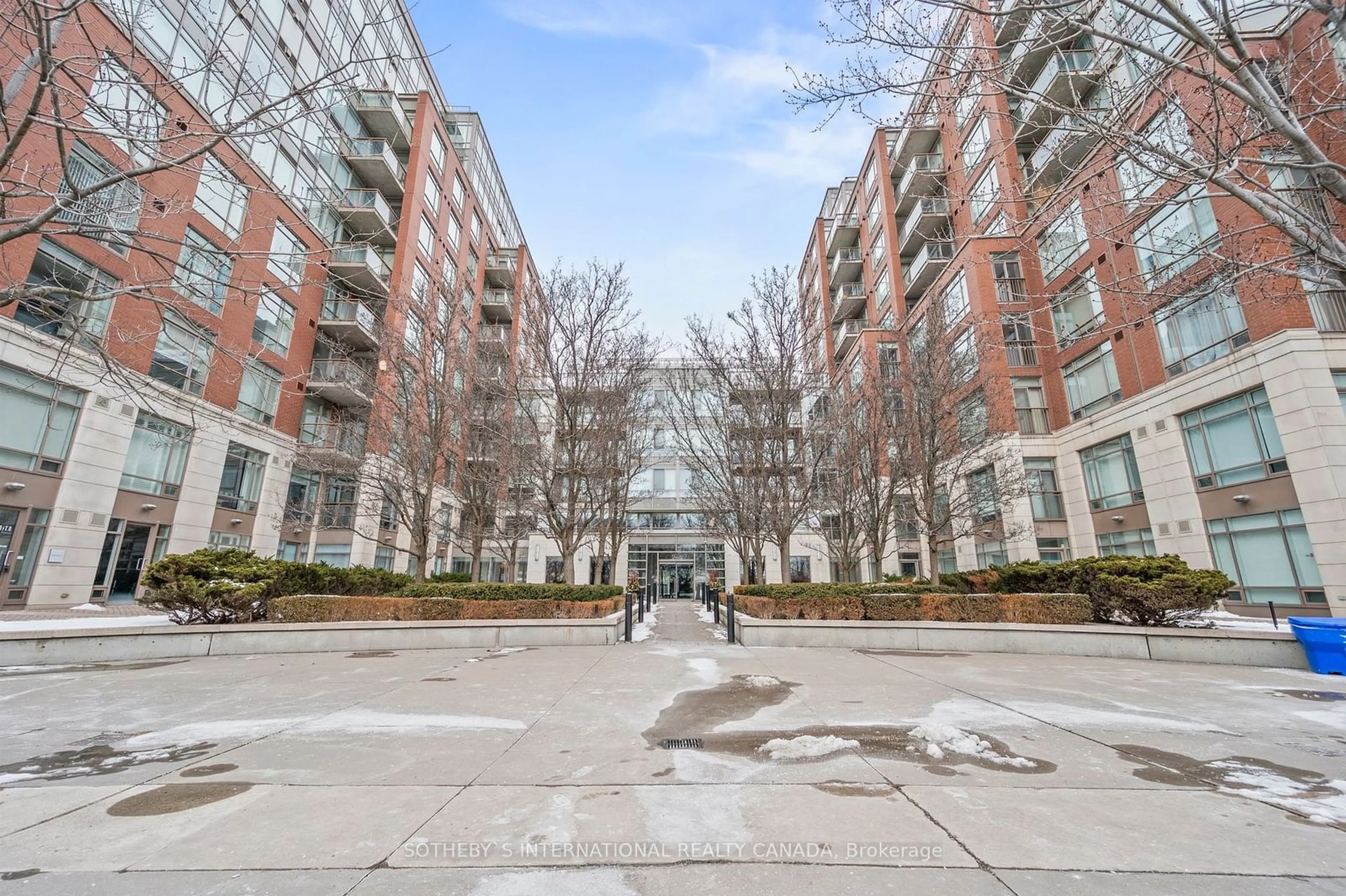 Patio, street for 500 Queens Quay W #405W, Toronto Ontario M5V 3K8