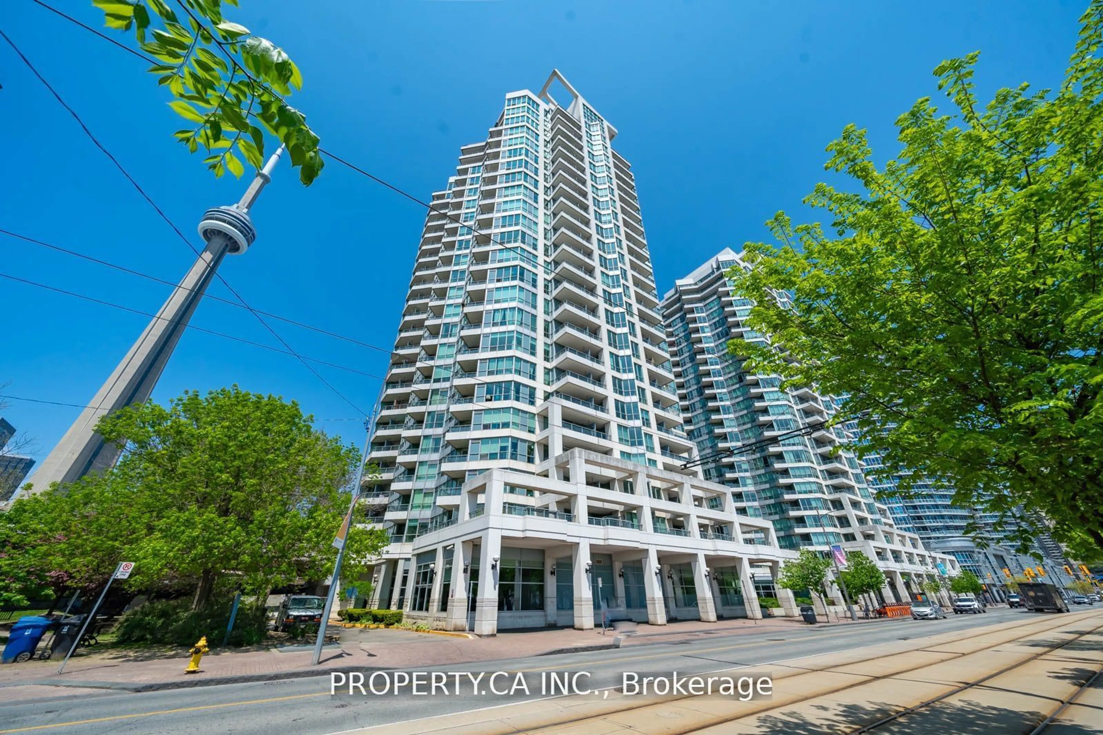 A pic from outside/outdoor area/front of a property/back of a property/a pic from drone, unknown for 230 Queens Quay #1815, Toronto Ontario M5J 2Y7