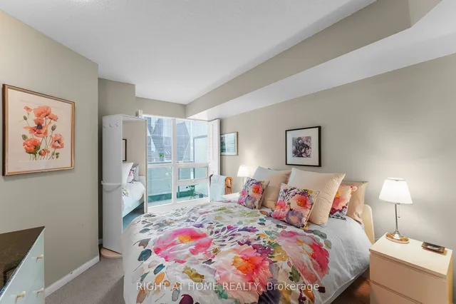 Additional image 9 of 18 Yonge St Unit 2315