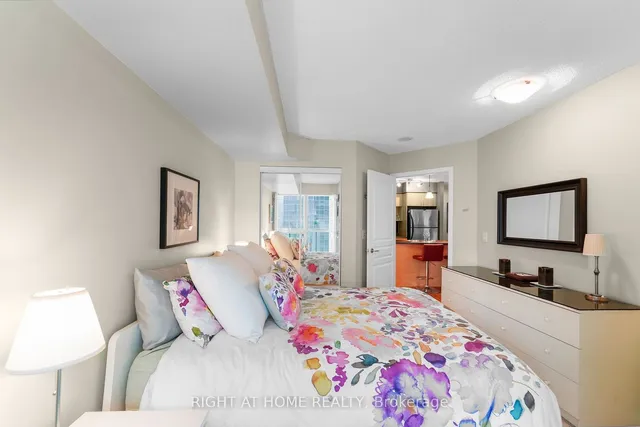 Additional image 8 of 18 Yonge St Unit 2315
