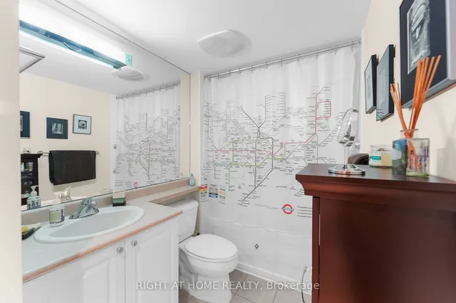 Additional image 6 of 18 Yonge St Unit 2315