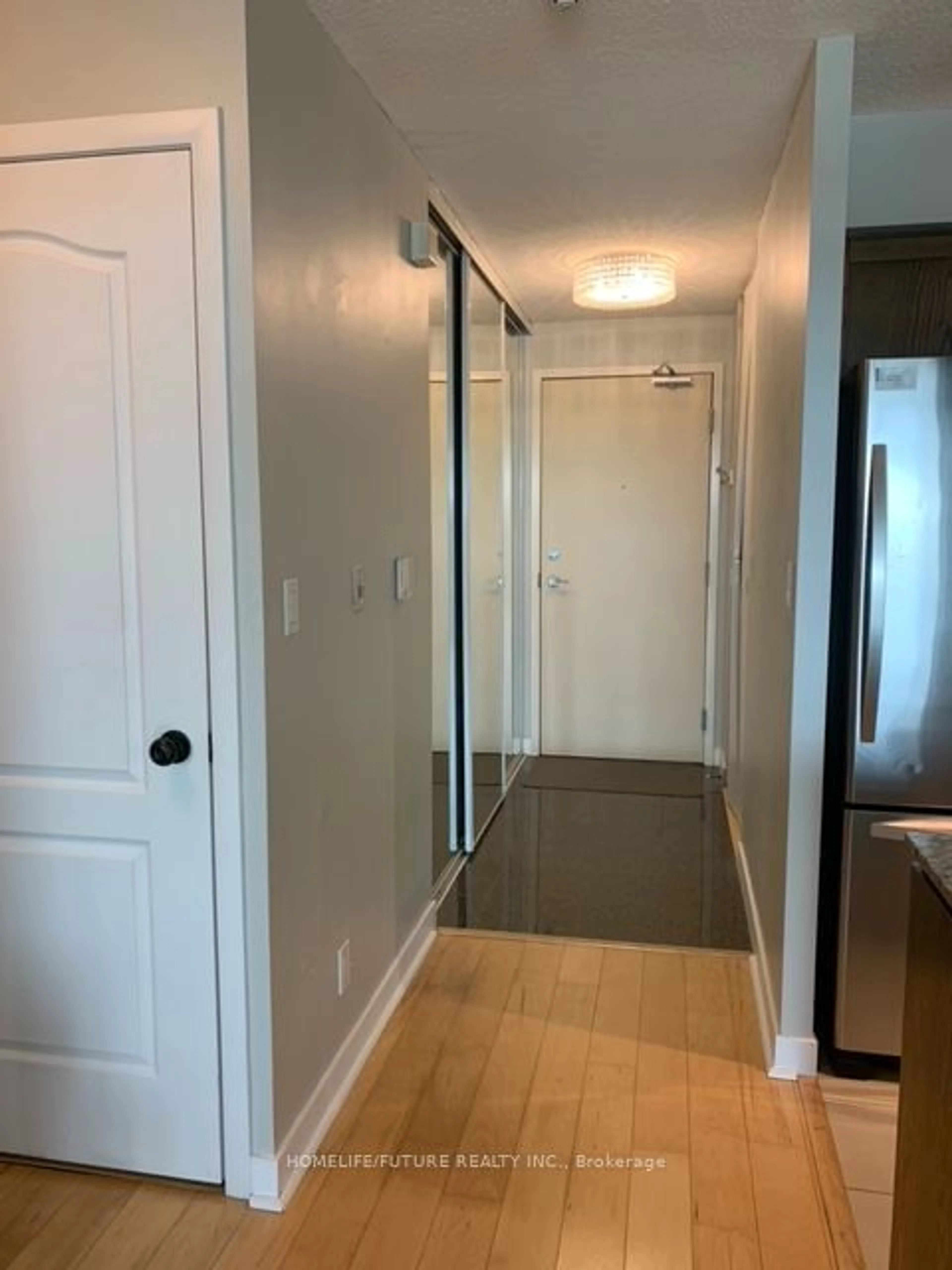 Indoor entryway for 81 Navy Wharf Crt #1701, Toronto Ontario M5V 3S2