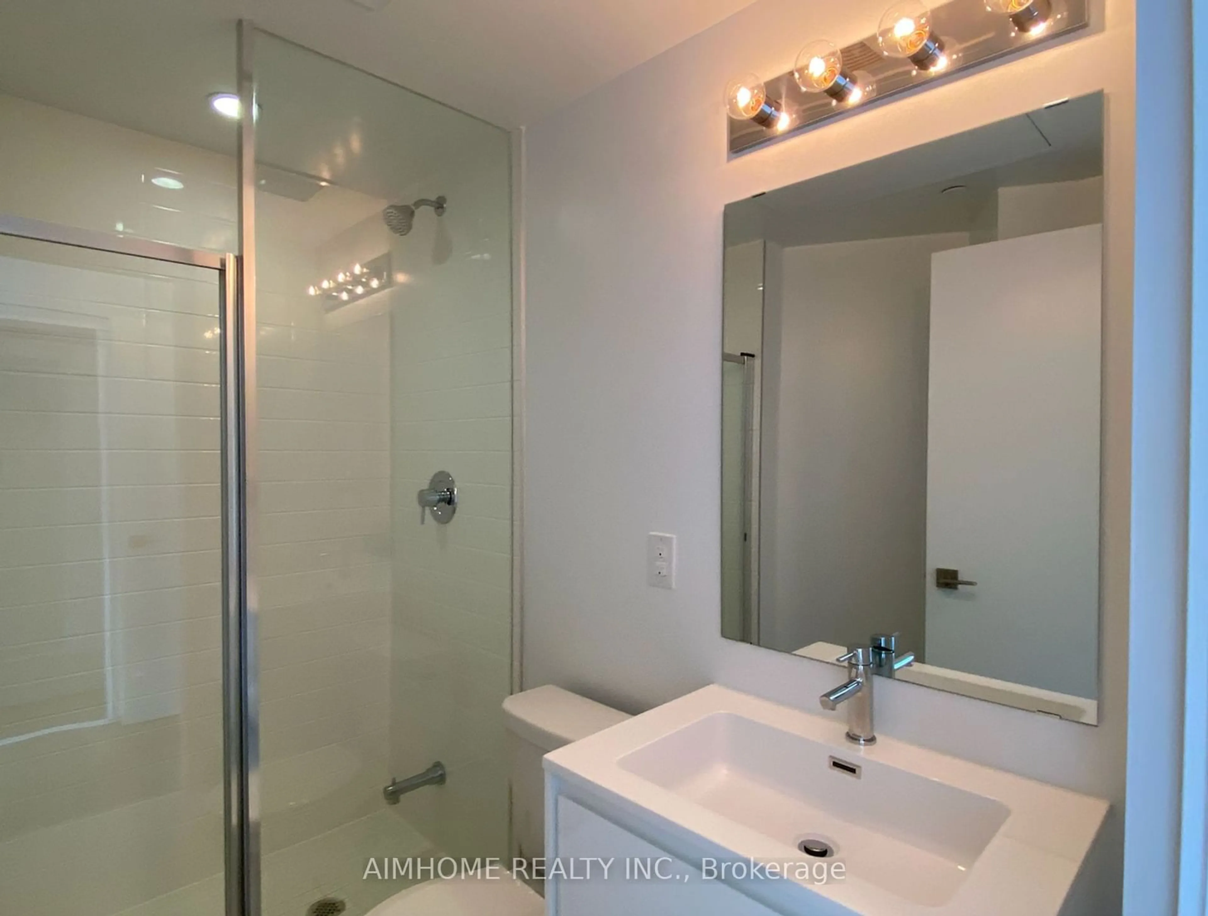 Standard bathroom, ceramic/tile floor for 159 Wellesley St #704, Toronto Ontario M4Y 0H5