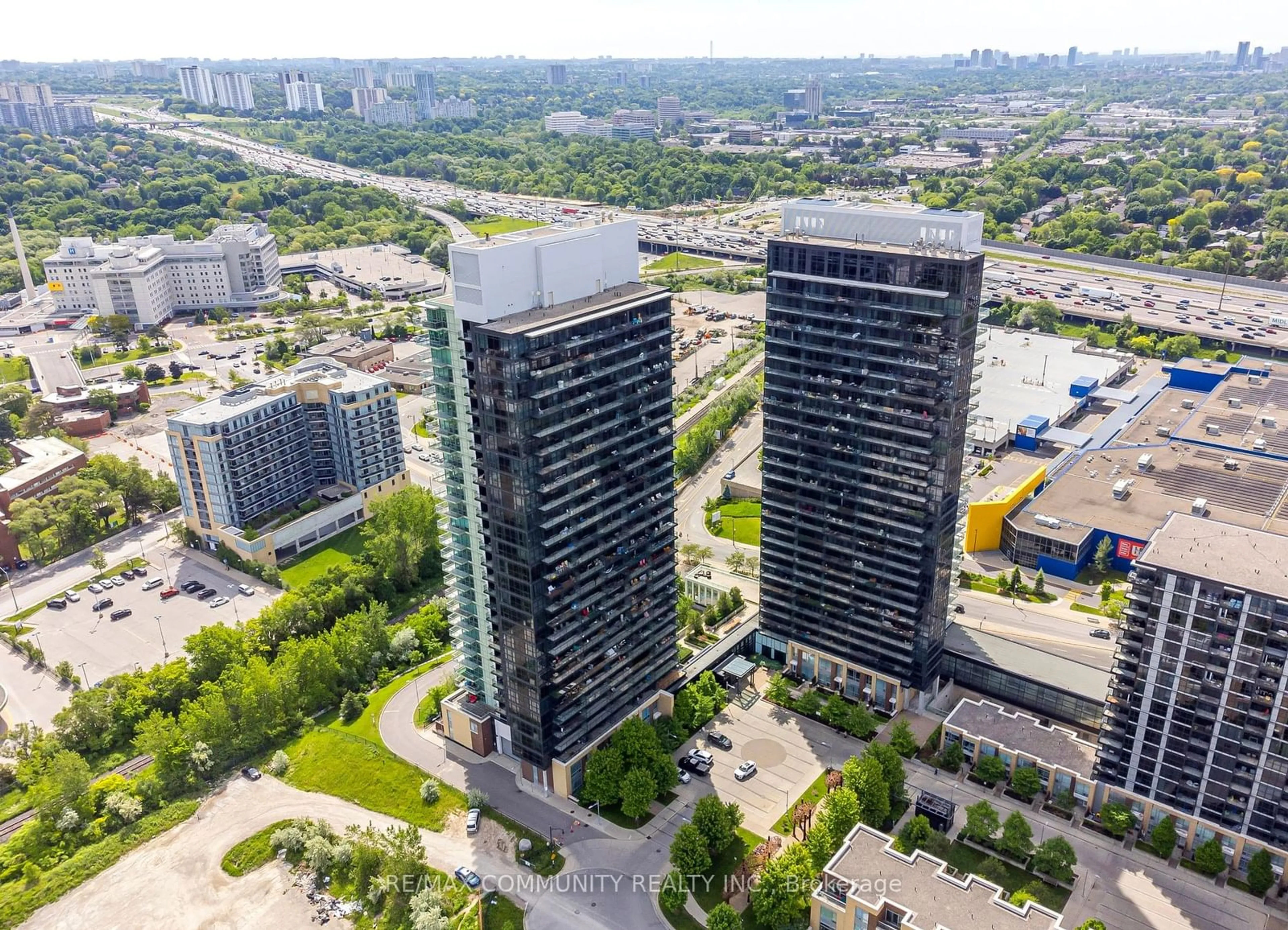 A pic from outside/outdoor area/front of a property/back of a property/a pic from drone, city buildings view from balcony for 29 Singer Crt #611, Toronto Ontario M2K 0B3