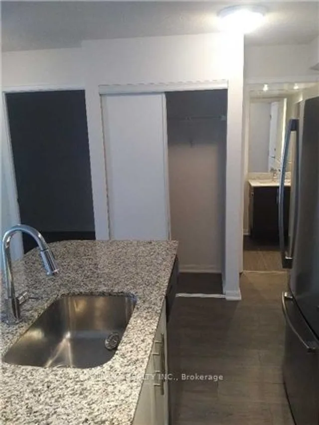 Additional property image - 35 Bastion St Unit 1705