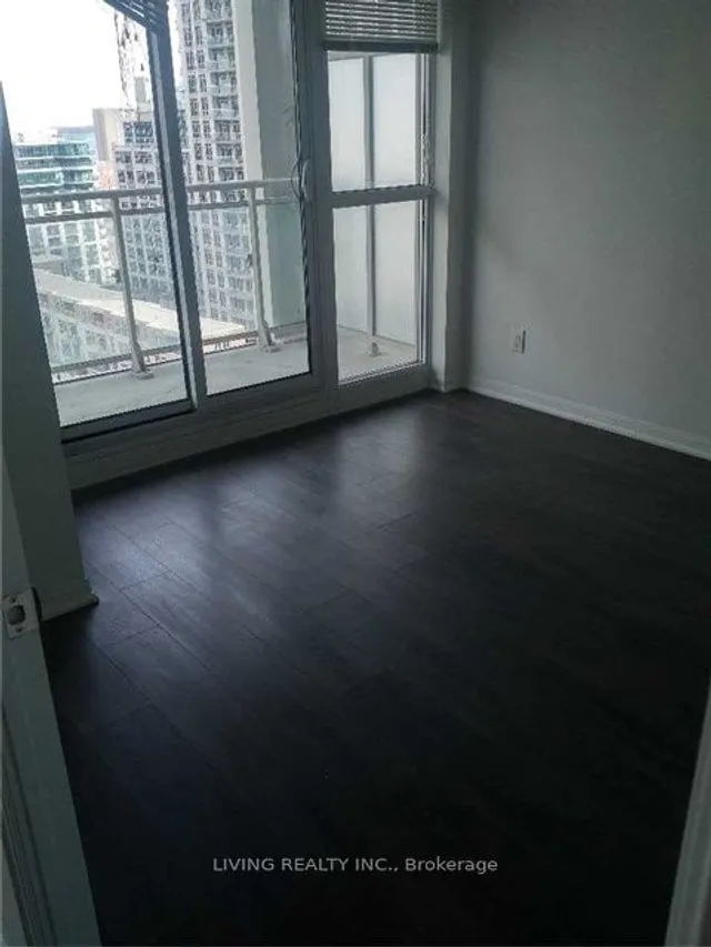 Additional property image - 35 Bastion St Unit 1705