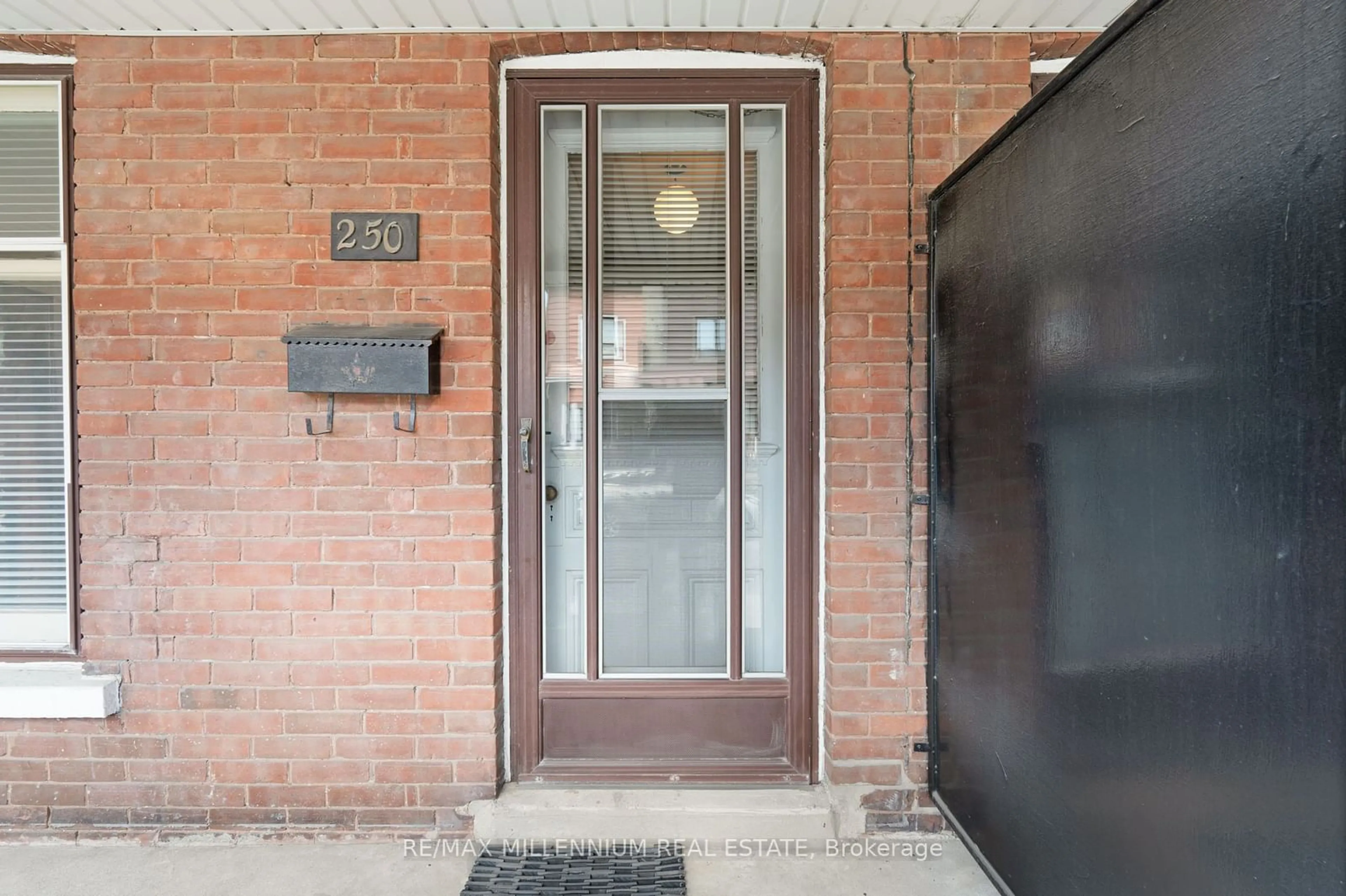 Indoor entryway for 250 Sterling Rd, Toronto Ontario M6R 2B9