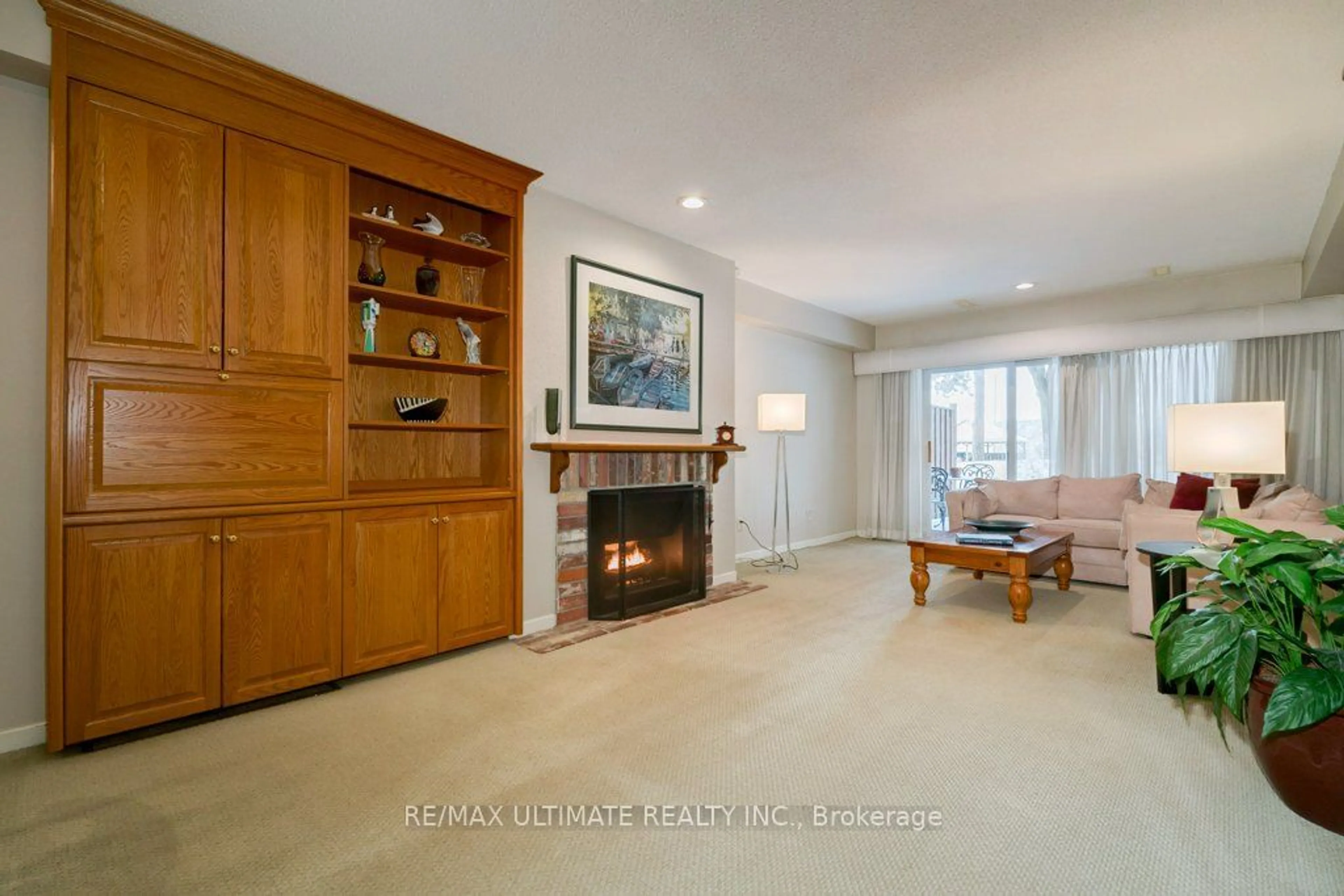 Living room with furniture, ceramic/tile floor for 78 Upper Canada Dr #3, Toronto Ontario M2P 2A3