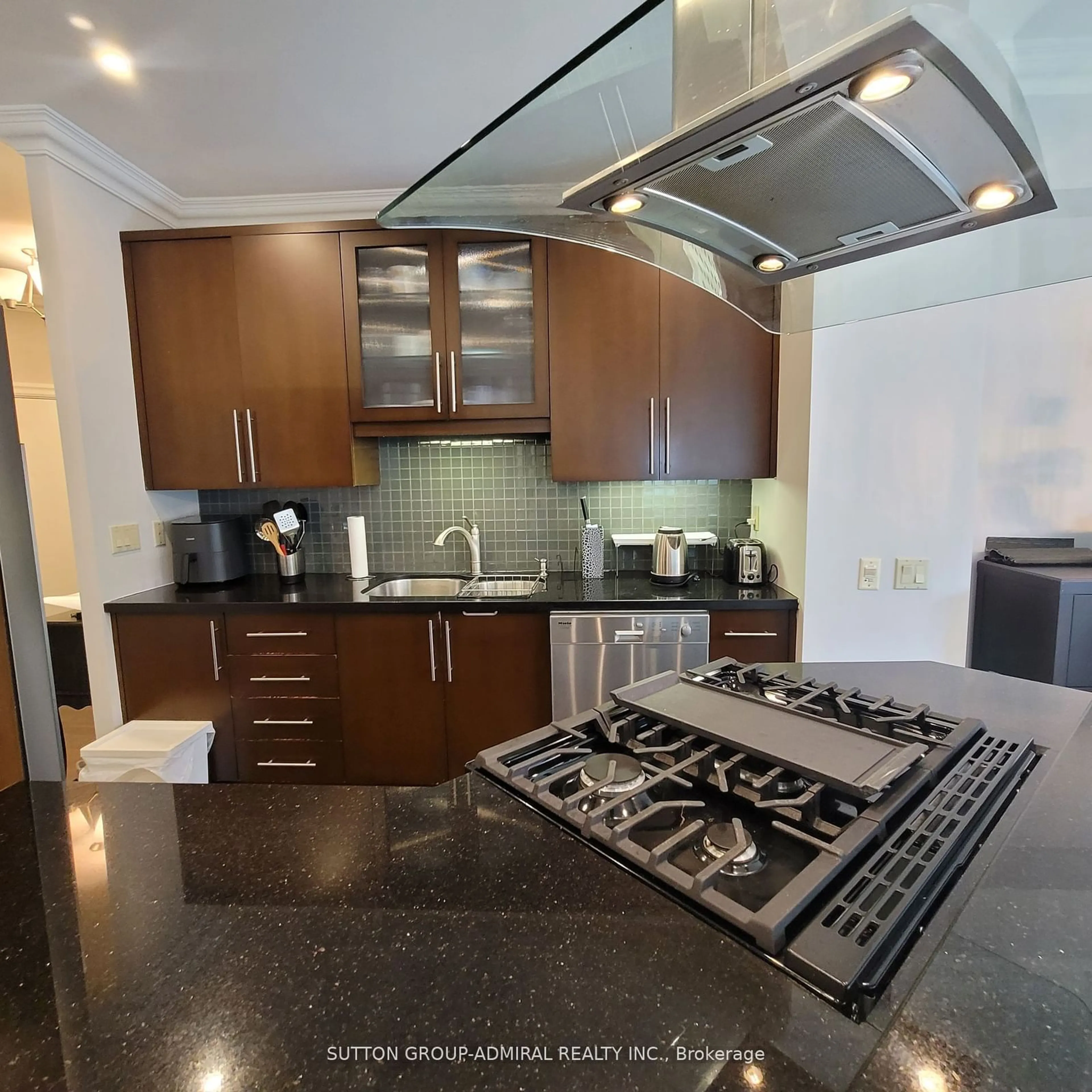 Contemporary kitchen, ceramic/tile floor for 890 Sheppard Ave #114, Toronto Ontario M3H 6B9