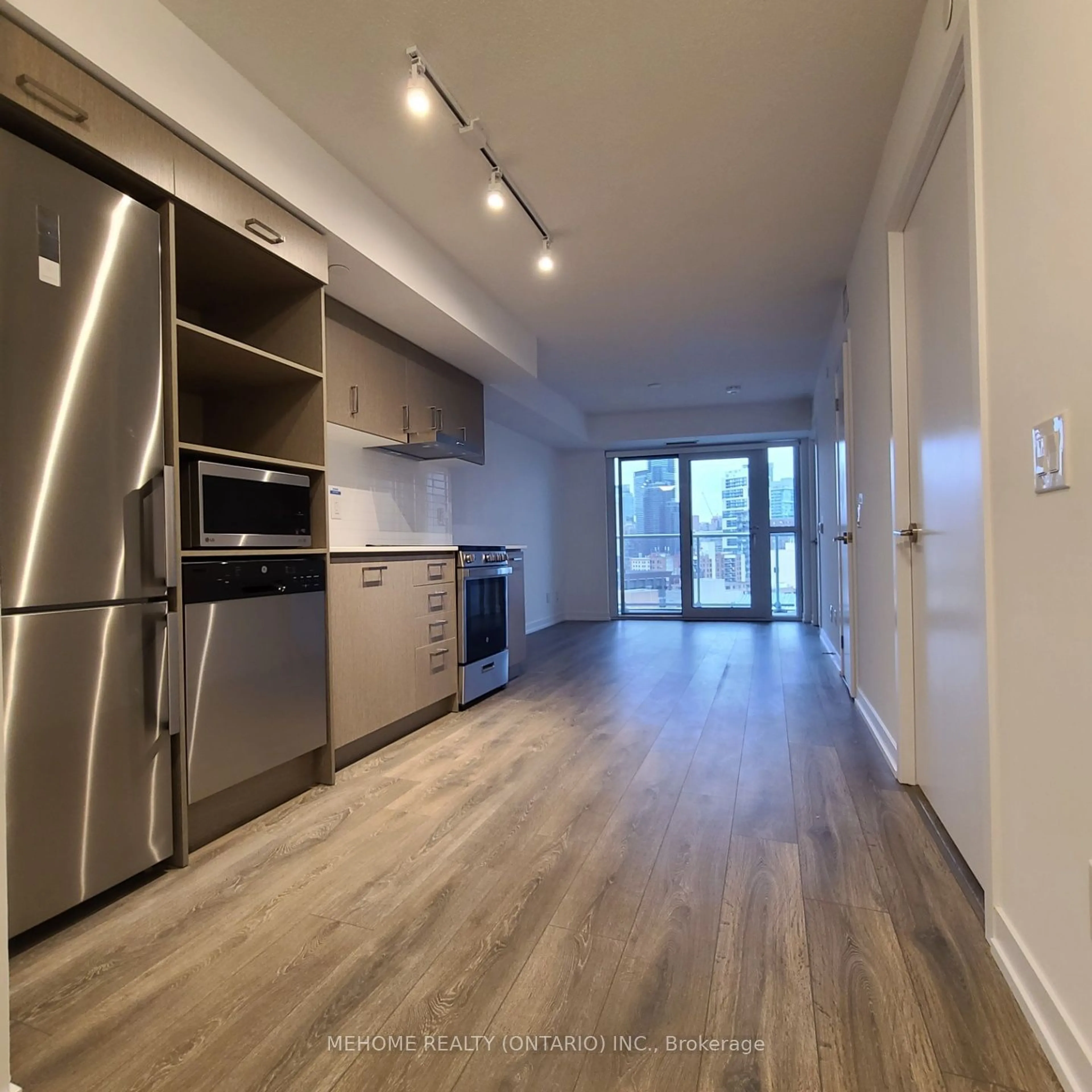 Open concept kitchen, wood/laminate floor for 219 Dundas St #2109, Toronto Ontario M5A 0A1