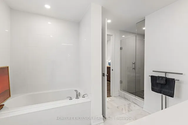 Additional property image - 18 GREENBRIAR Rd Unit 1
