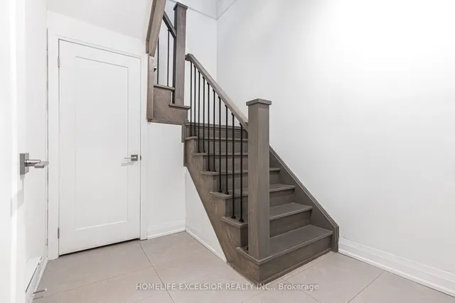 Additional property image - 18 GREENBRIAR Rd Unit 1