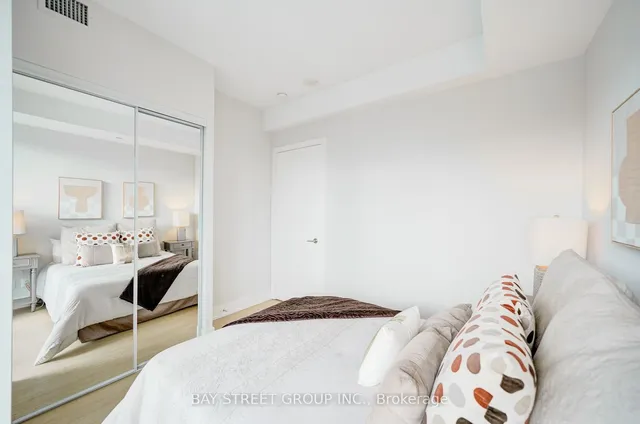 Additional property image - 7 Grenville St Unit 3211