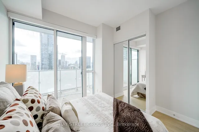 Additional property image - 7 Grenville St Unit 3211