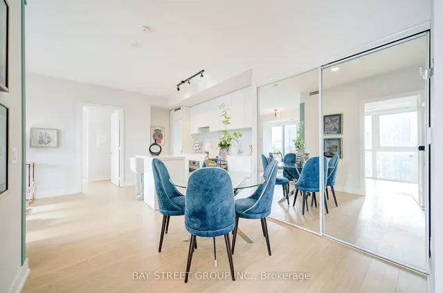 Additional property image - 7 Grenville St Unit 3211