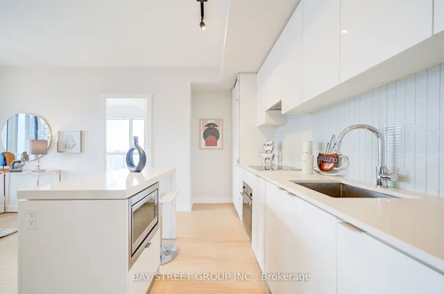 Additional property image - 7 Grenville St Unit 3211