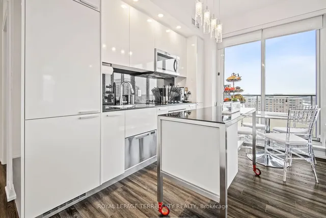 Additional property image - 75 Canterbury Pl Unit 1702
