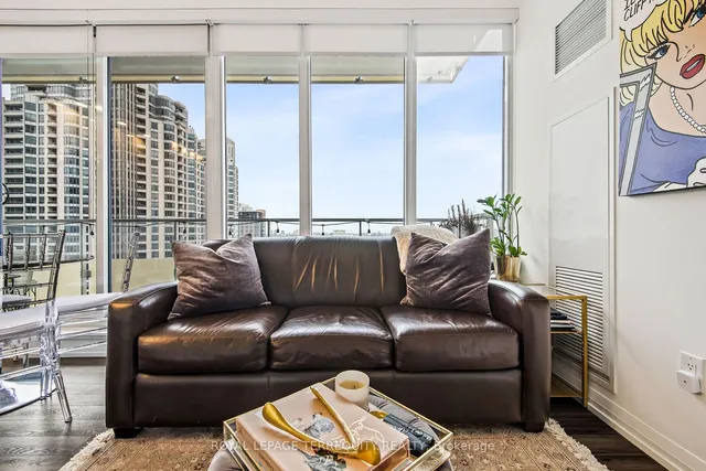 Additional property image - 75 Canterbury Pl Unit 1702