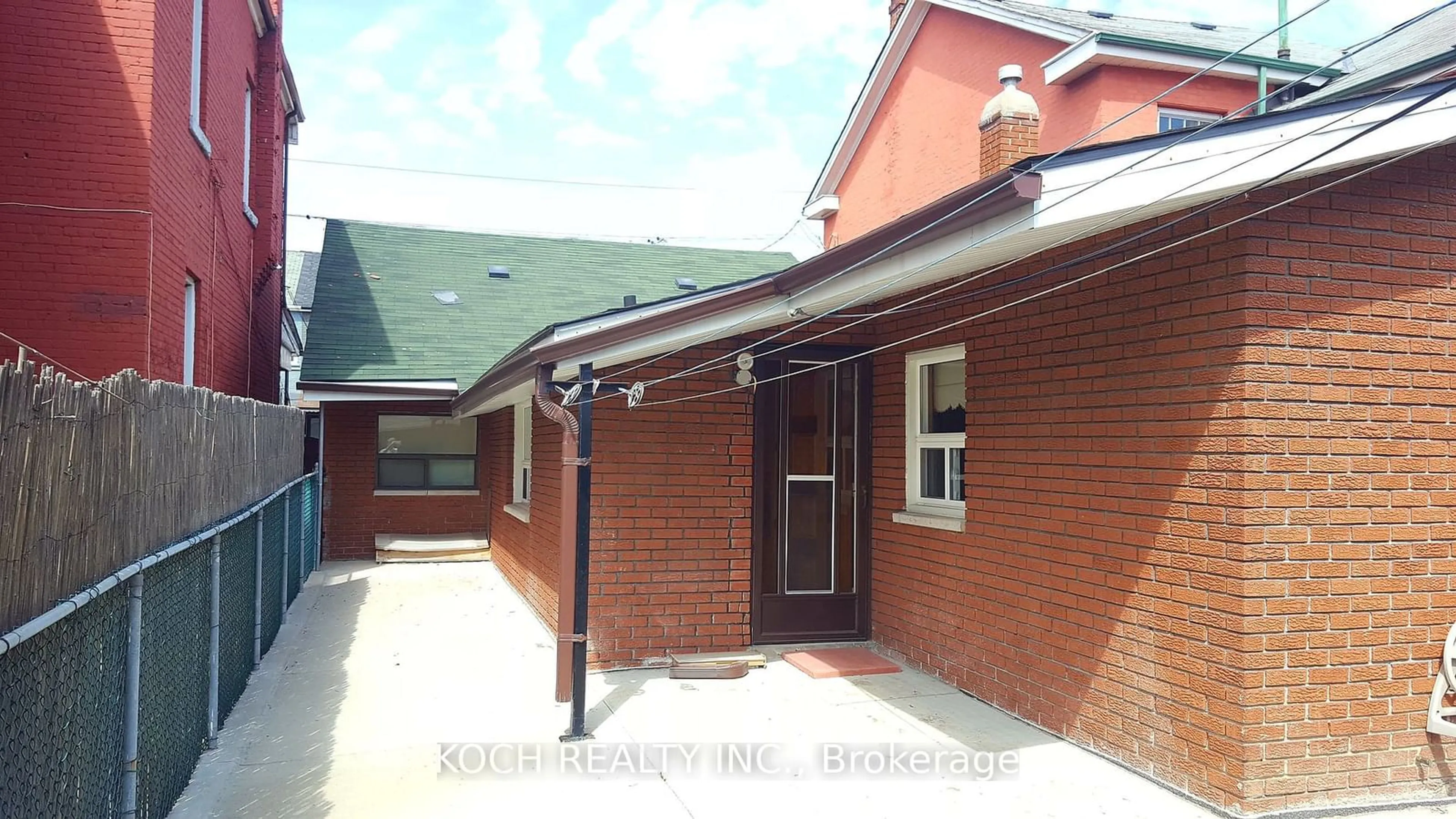 Home with brick exterior material, building for 731 Richmond St, Toronto Ontario M6J 1C4