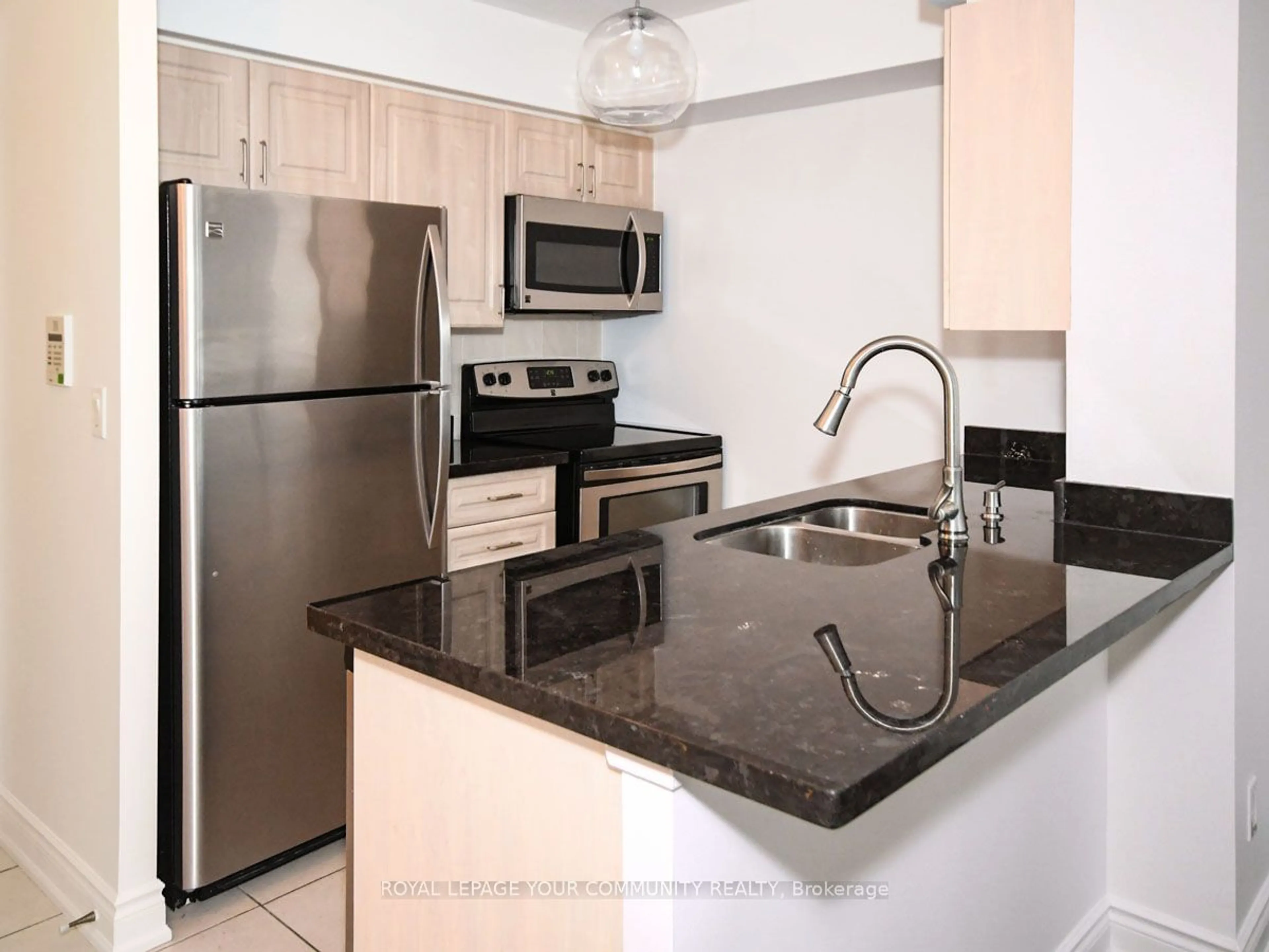 Standard kitchen, unknown for 4978 Yonge St #3011, Toronto Ontario M2N 7G8