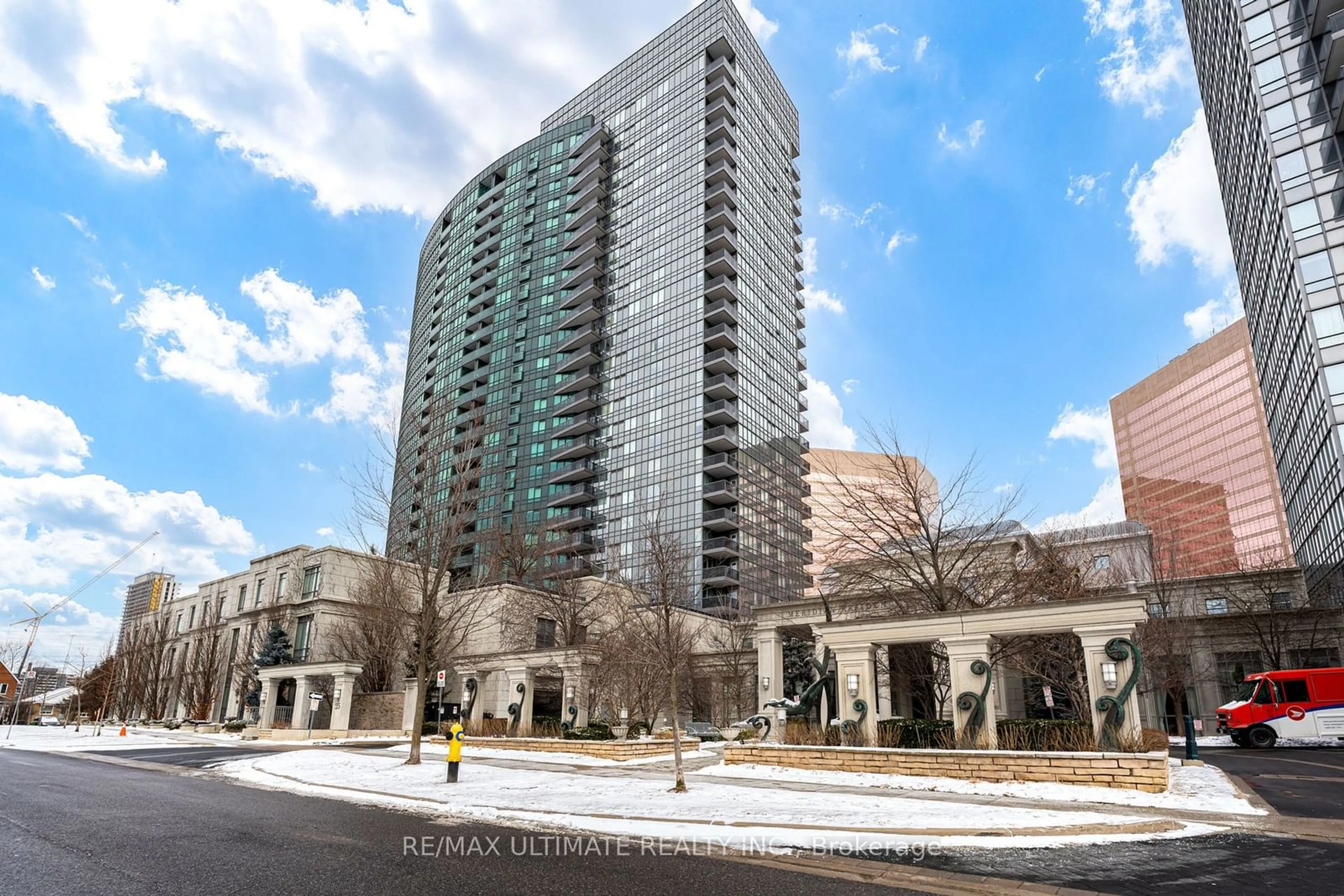 Indoor foyer for 25 Greenview Ave #319, Toronto Ontario M2M 0A5