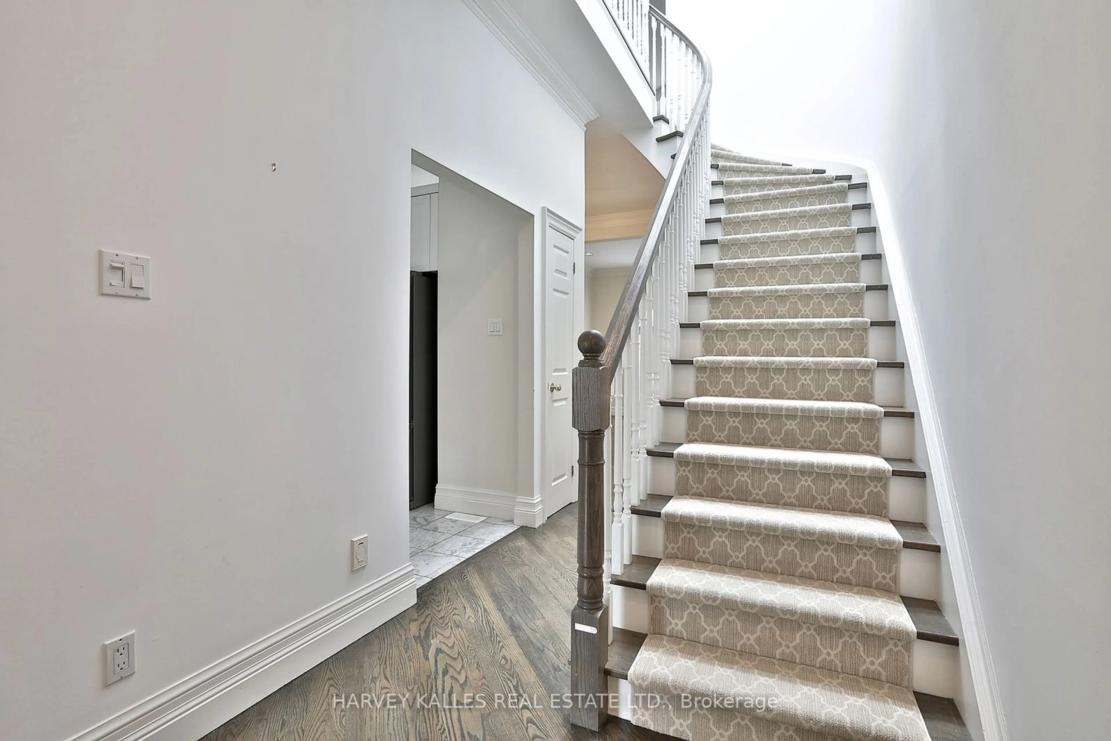 Stairs for 351 Deloraine Ave, Toronto Ontario M5M 2B7