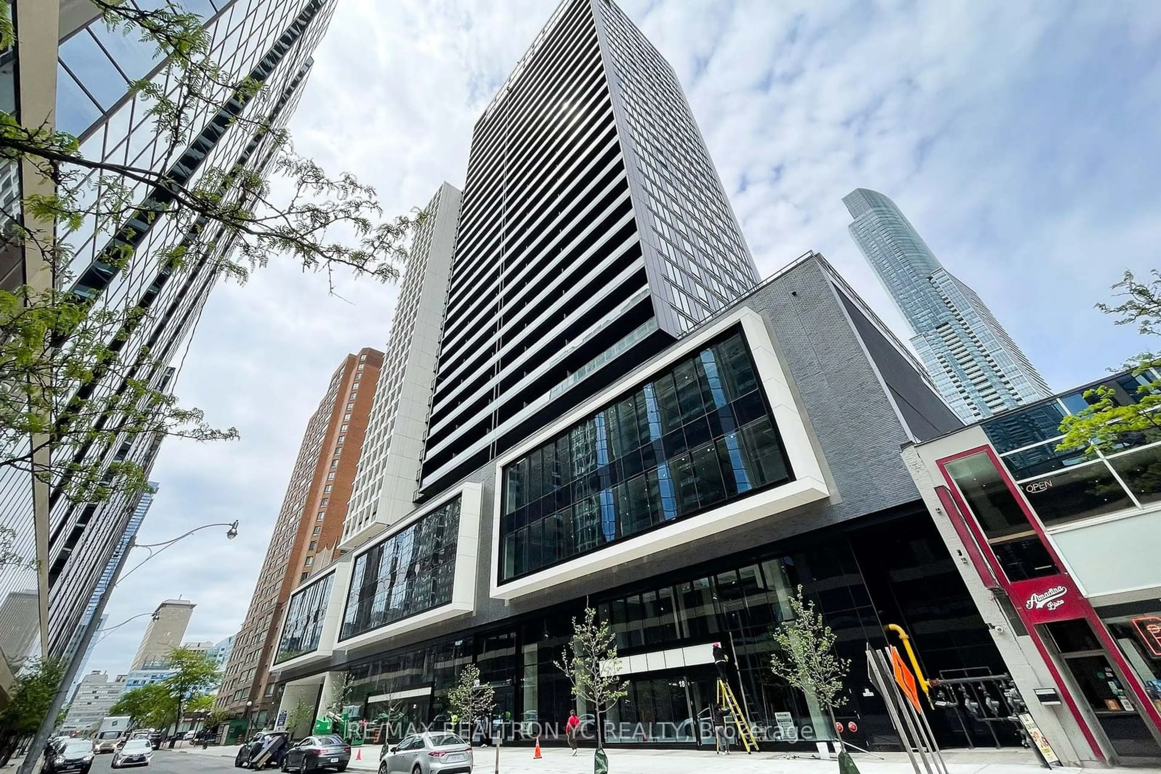 Indoor foyer for 20 Edward St #2516, Toronto Ontario M5G 0C5