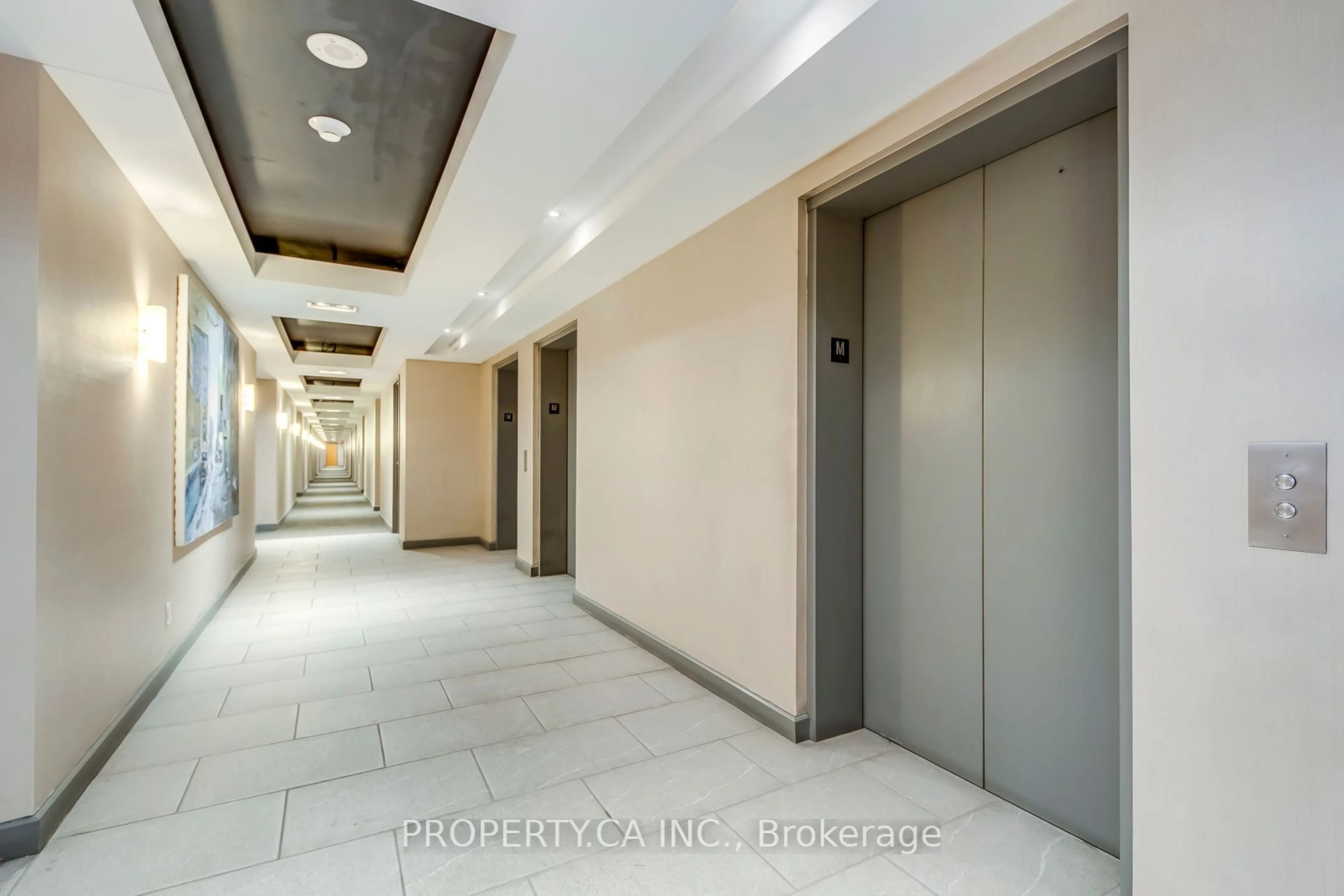 Indoor foyer for 350 Wellington St #M12, Toronto Ontario M5V 3W9