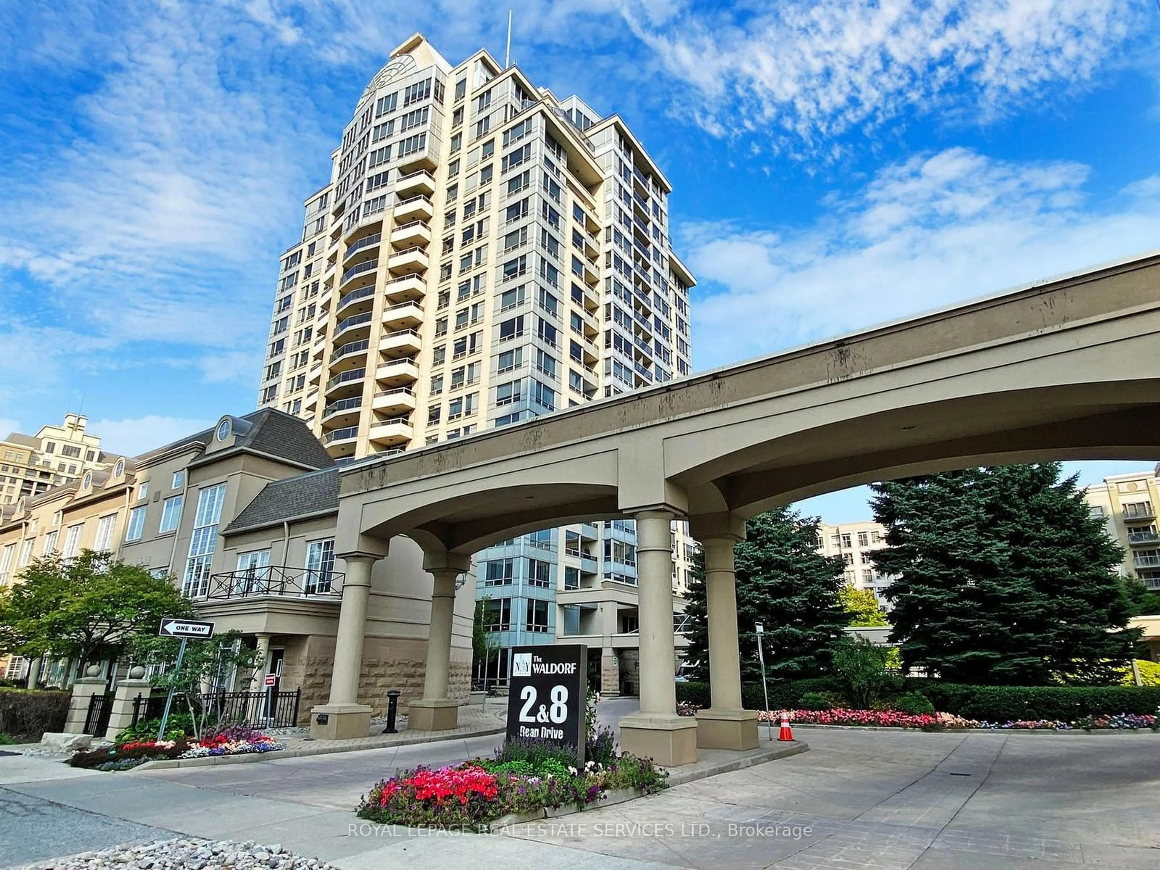 Indoor foyer for 2 Rean Dr #706, Toronto Ontario M2K 3B8